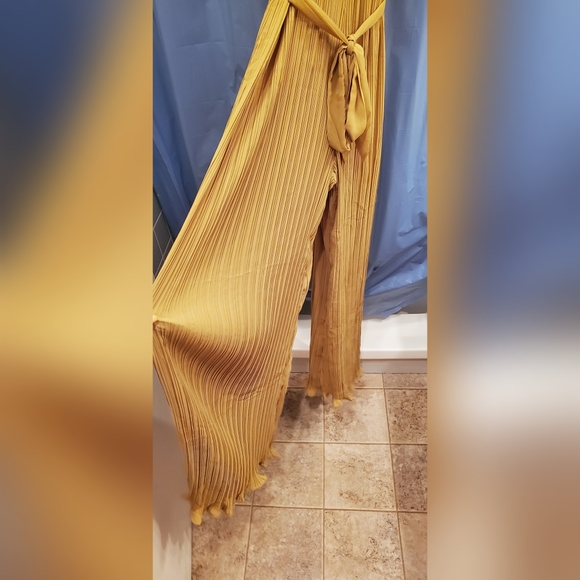 Shop 17 jumpsuit - Picture 2 of 8